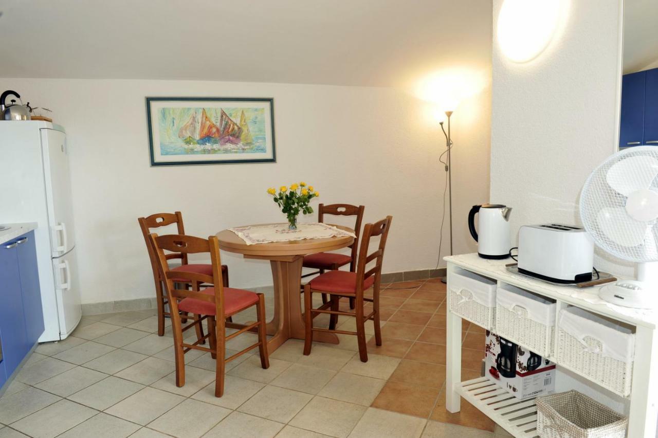 Apartman Branka Kornic Bagian luar foto